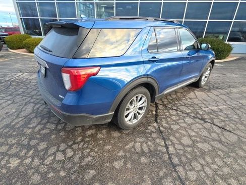 Used 2020 Ford Explorer XLT w/ Equipment Group 202A image 9