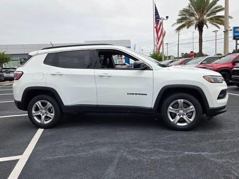 Used 2024 Jeep Compass Latitude AWD/4WD image 9