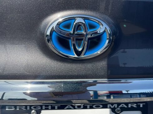 Used 2017 Toyota Camry XLE FWD image 9
