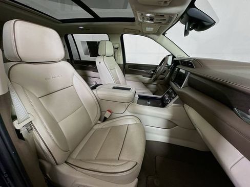 Used 2023 GMC Yukon XL Denali AWD/4WD image 36