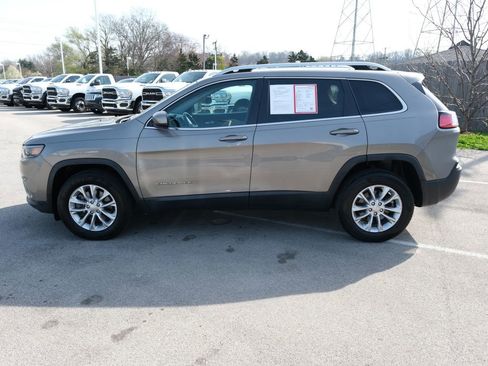 Used 2019 Jeep Cherokee Latitude w/ Cold Weather Group AWD/4WD image 10