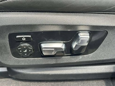 Used 2025 BMW X7 xDrive40i AWD/4WD image 26