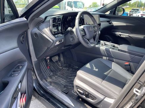 Used 2025 Lexus RX 350 Premium w/ Convenience Package AWD/4WD image 5