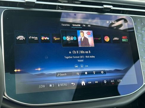 Used 2025 Mercedes-Benz E 350 Sedan image 22