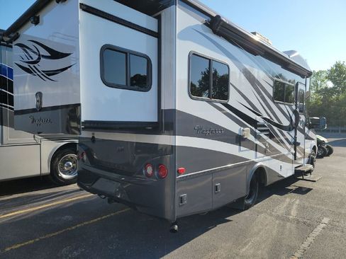 Used 2016 Mercedes-Benz Sprinter 3500 image 2