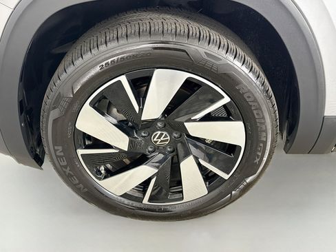 Used 2026 Volkswagen Atlas Cross Sport SE FWD image 38