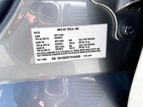 Used 2026 Tesla Model Y 2WD image 17