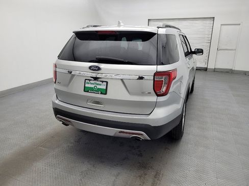 Used 2017 Ford Explorer XLT w/ Equipment Group 202A image 7