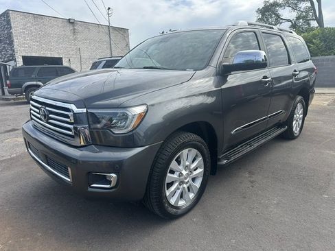 Used 2020 Toyota Sequoia Platinum RWD image 1