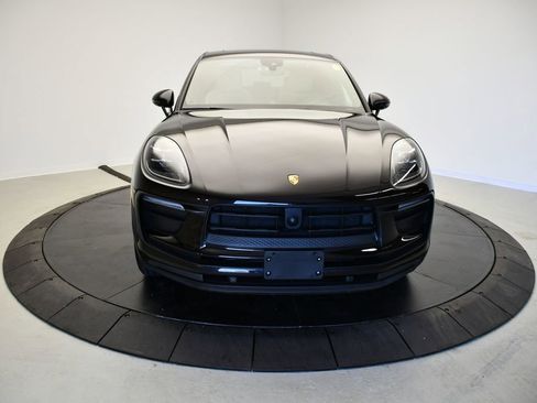 Certified 2023 Porsche Macan AWD/4WD image 10