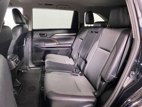 Certified 2017 Toyota Highlander Plus AWD/4WD image 13