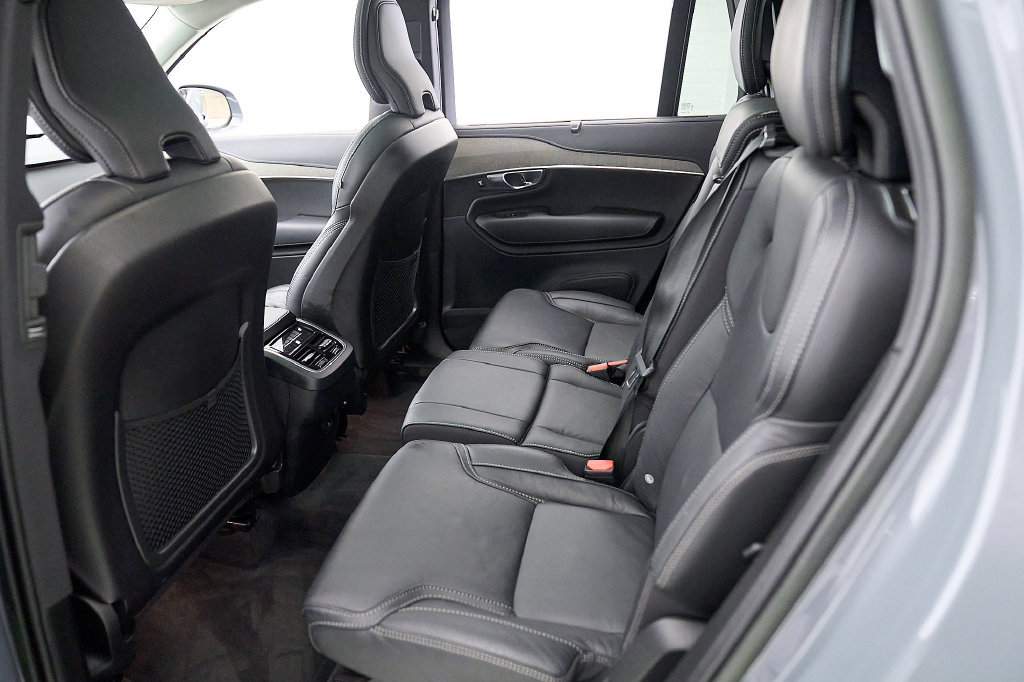 Certified 2023 Volvo XC90 B6 Ultimate w/ Protection Package AWD/4WD image 24
