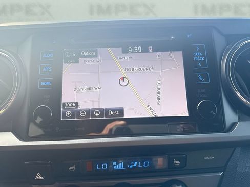 Used 2016 Toyota Tacoma SR5 RWD image 12
