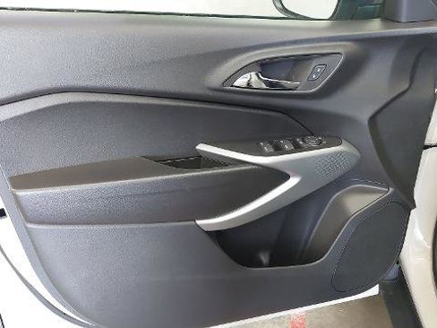 New 2026 Chevrolet Trax RS image 24
