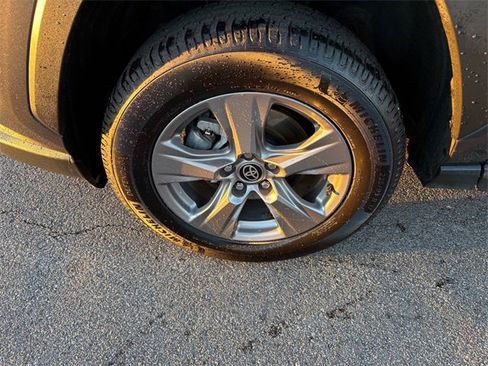 Used 2024 Toyota RAV4 XLE image 5