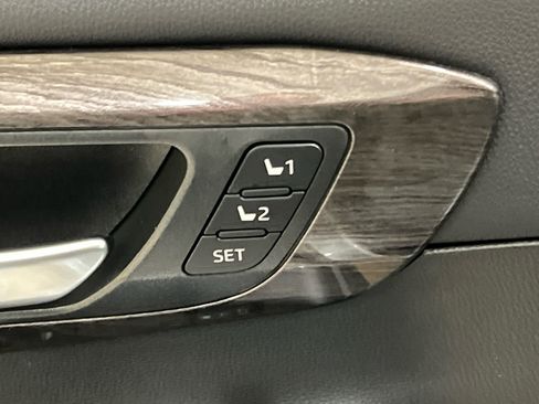 Used 2023 Toyota Highlander Limited image 13