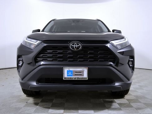 Used 2025 Toyota RAV4 XLE Premium FWD image 6