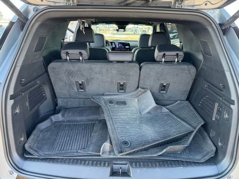 Used 2024 Chevrolet Traverse RS w/ LPO, Floor Liner Package image 28