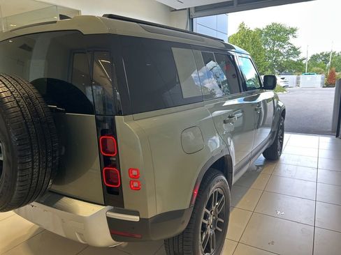 Used 2025 Land Rover Defender 110 S image 17