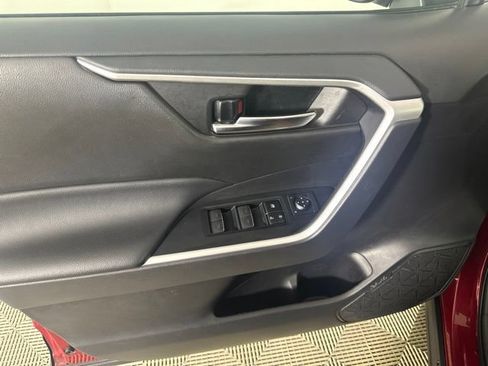 Used 2022 Toyota RAV4 XLE w/ Convenience Package AWD/4WD image 13