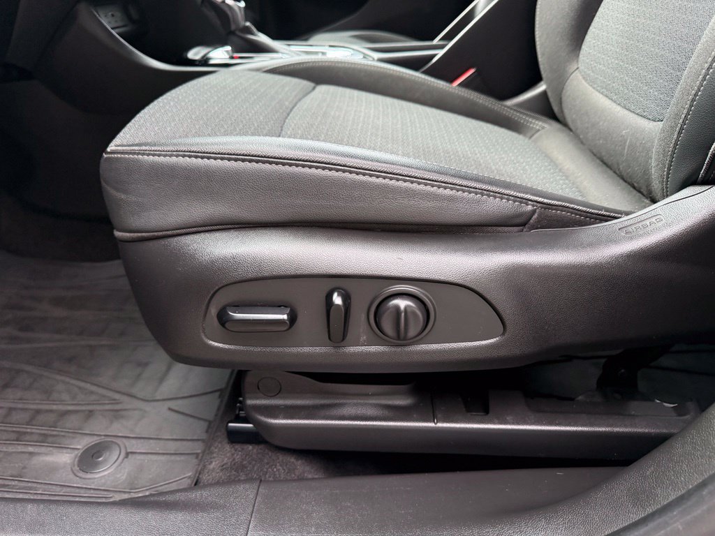 Used 2020 Buick Encore GX Preferred w/ Cold Weather Comfort Package FWD image 14
