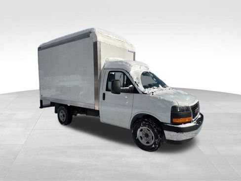 New 2026 GMC Savana 3500 w/ Power Convenience Package RWD image 3