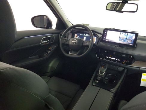 New 2025 Nissan Rogue Platinum w/ Platinum Premium Package image 15