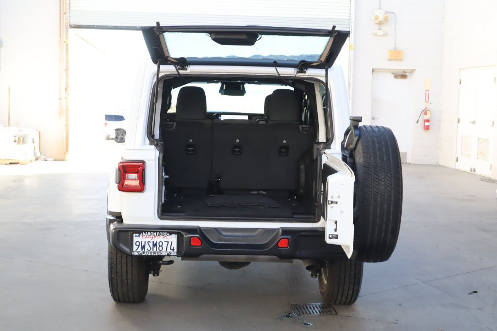Used 2026 Jeep Wrangler Unlimited Sahara AWD/4WD image 38
