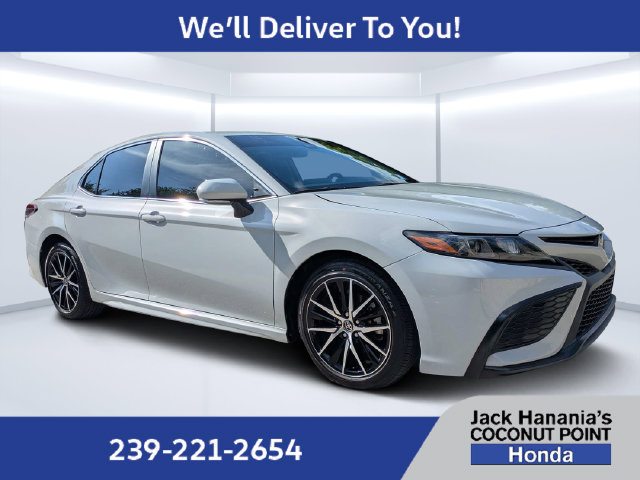 Used 2023 Toyota Camry SE w/ Cold Weather Package FWD image 1