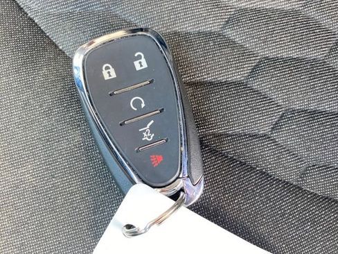 Certified 2020 Chevrolet Equinox LT w/ Driver Convenience Package image 23