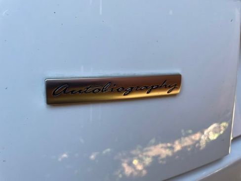 Used 2019 Land Rover Range Rover Long Wheelbase Autobiography AWD/4WD image 6