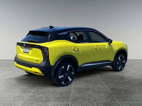 Used 2025 Nissan Kicks SR FWD image 5