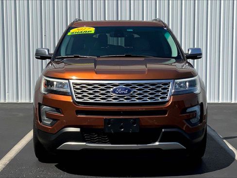 Used 2017 Ford Explorer Platinum AWD/4WD image 3