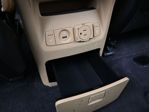 Used 2016 Kia Sedona SX Limited image 44