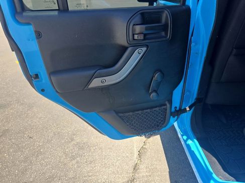Used 2018 Jeep Wrangler Unlimited Sport w/ Connectivity Group AWD/4WD image 22