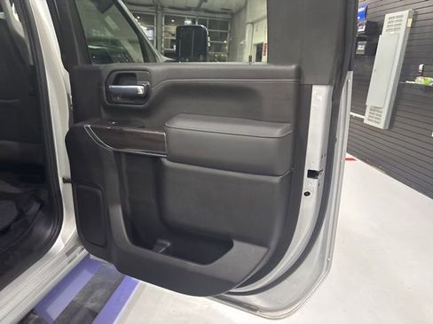 Used 2022 Chevrolet Silverado 3500 LTZ w/ LTZ Convenience Package image 22