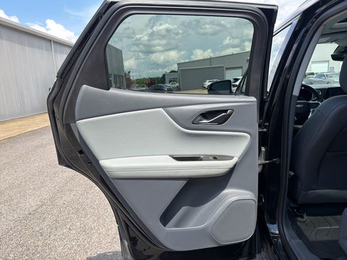Used 2019 Chevrolet Blazer LT w/ Sun and Wheels Package FWD image 12