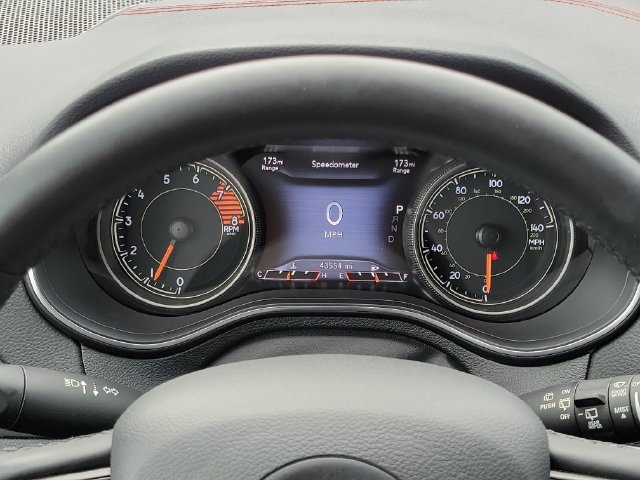 Used 2019 Jeep Cherokee Trailhawk w/ Cold Weather Group AWD/4WD image 16
