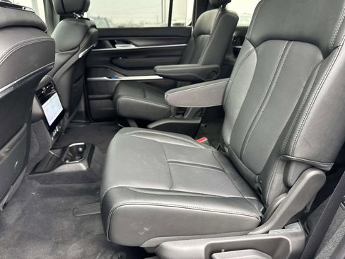 New 2026 Jeep Grand Wagoneer Summit AWD/4WD image 9