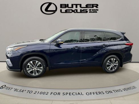 Used 2022 Toyota Highlander XLE image 8