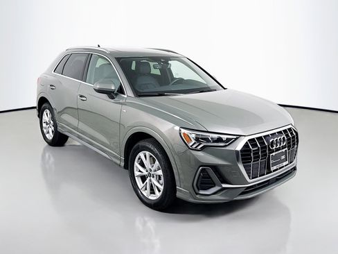 Certified 2025 Audi Q3 2.0T Premium Plus w/ Premium Plus Package image 7