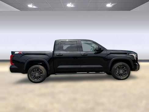 Used 2024 Toyota Tundra SR5 w/ SR5 Convenience Package AWD/4WD image 8