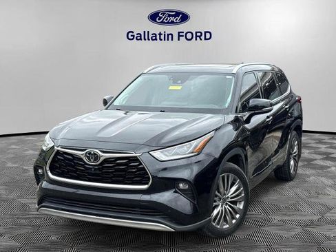Used 2020 Toyota Highlander Platinum AWD/4WD image 1