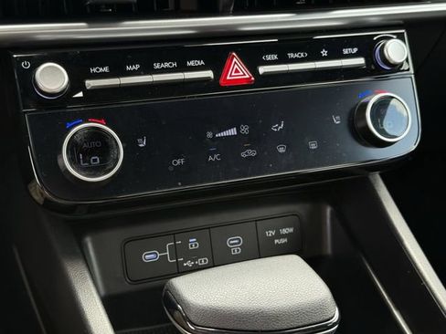Used 2025 Hyundai Santa Cruz SEL FWD image 16