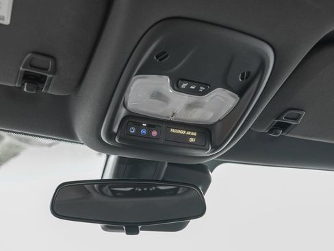 Used 2023 Chevrolet TrailBlazer RS FWD image 27