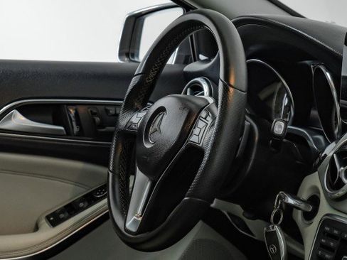 Used 2015 Mercedes-Benz GLA 250 4MATIC image 11