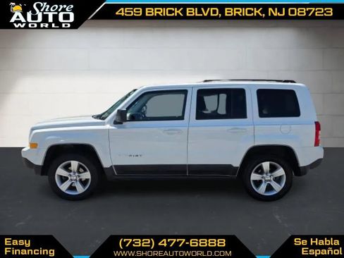 Used 2017 Jeep Patriot Latitude AWD/4WD image 8