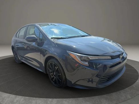 Used 2024 Toyota Corolla LE FWD image 3