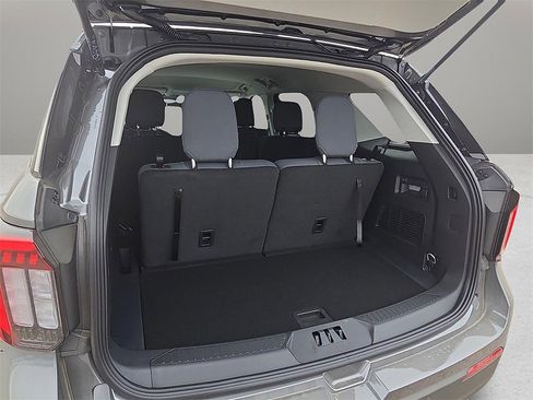 New 2026 Ford Explorer Active image 8