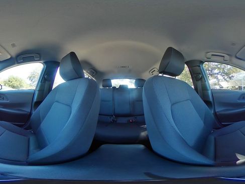 Used 2025 Toyota Prius LE image 36